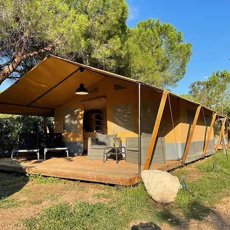 Budget Glamping Safaritent Le Mas De Mourgues ラグジュアリーテント *